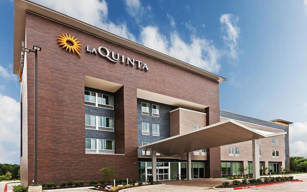 La Quinta Inn & Suites By Wyndham Louisville Ne - Old Henry Rd Kültér fotó