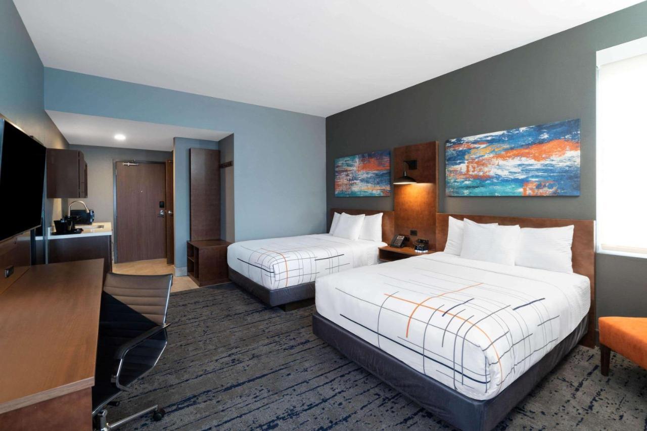La Quinta Inn & Suites By Wyndham Louisville Ne - Old Henry Rd Kültér fotó