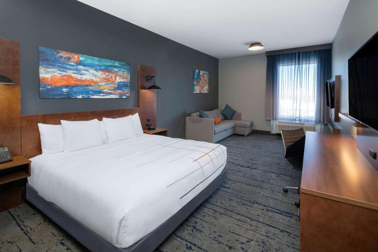La Quinta Inn & Suites By Wyndham Louisville Ne - Old Henry Rd Kültér fotó