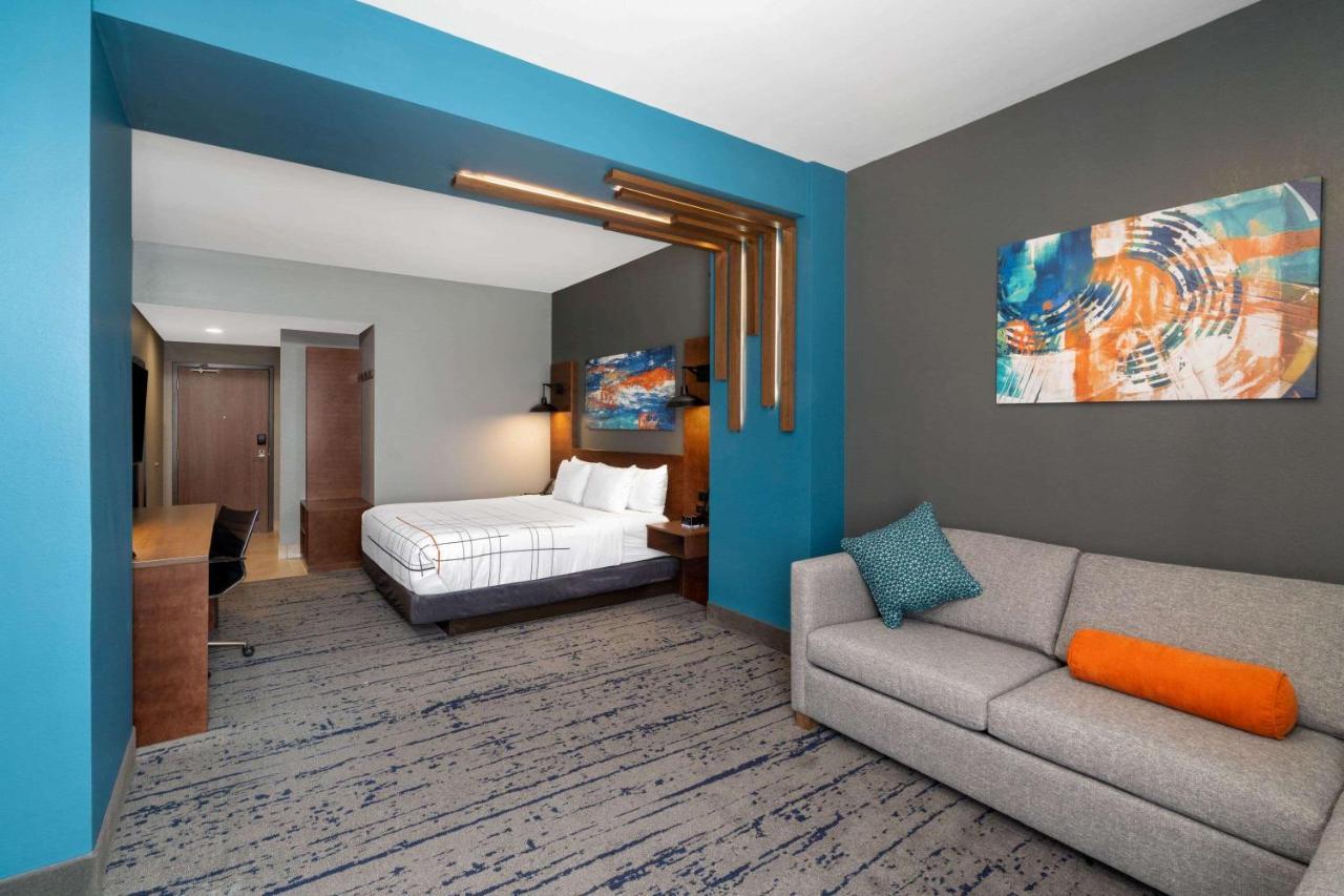La Quinta Inn & Suites By Wyndham Louisville Ne - Old Henry Rd Kültér fotó